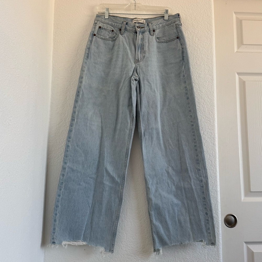 Abercrombie & Fitch Light The Ultra Loose low rise Jeans